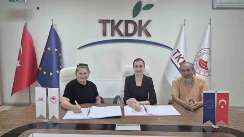 Altıntaş’ta üretim hamlesine TKDK desteği: Milyonluk yatırım için imzalar atıldı