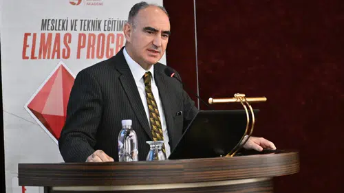 Manisa Valisi Vahdettin Özkan’ı yasa boğan kayıp: Annesini son yolculuğuna uğurladı