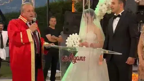 Manisa'daki düğünde nikah memuru şaşırttı: GBT sorgusuyla herkesi kırdı geçirdi