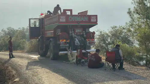 Fethiye'de alevlerle bitmek bilmeyen randevu: Yeşil vatan için siper oldular