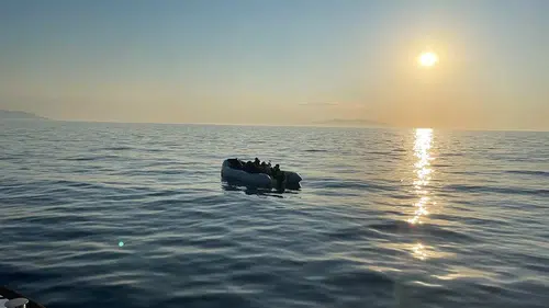 Ege'de umut yolculuğuna Sahil Güvenlik engeli: 20 kişi kıskıvrak yakalandı