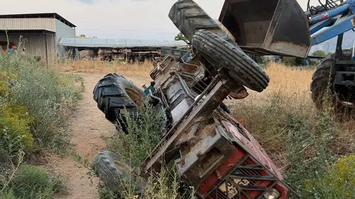 Ödemiş'te traktör dehşeti: Arkadaşının kullandığı araç devrildi, 16 yaşındaki Ahmet yaşam savaşı veriyor
