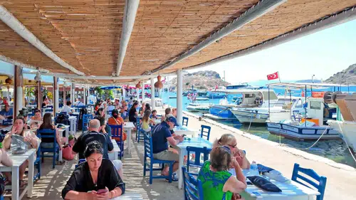Bodrum’da tatilin ekonomik adresi: Belediye kafeleri yazın gözdesi oldu