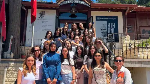 Tarihin izinde bin genç: İzmir’in kültürel rotaları keşfedilmeyi bekliyor