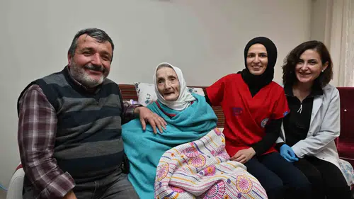 Manisa'da kapı kapı şifa: Binlerce haneye uzman dokunuş