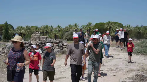 Hamleler bu kez tarihe yapıldı: Satranç ustaları beyaz cennette stres attı