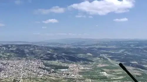 Buldan semalarinda adrenalin dolu anlar: Is adami gokyuzunden kendi is yerine indi