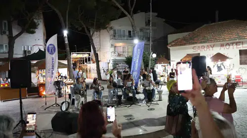 Didim'de sanat sokağı renkli anlara sahne oldu: Ritim ve dayanışma bir arada