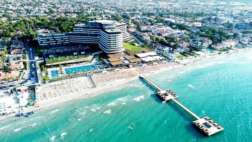 Çeşme turizminde boş otel iddialarına sektörden sert tepki