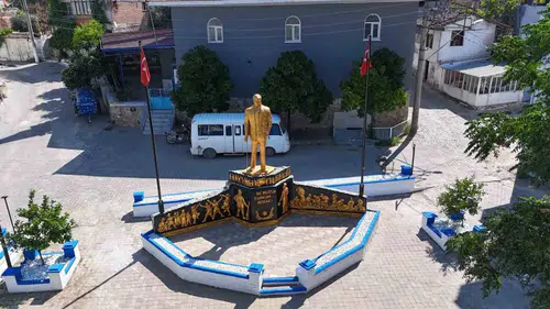 Yazıkent’in çehresi değişti: Atatürk Meydan Parkı yeni yüzüyle hizmette