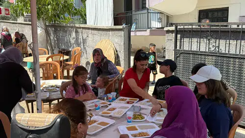 Kula’da hüzünlü veda: Genç öğretmen dualarla anıldı