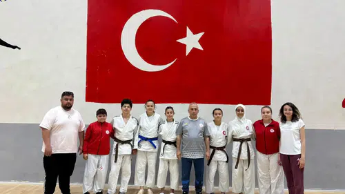 Kütahya’nın genç judocuları Uşak’ta fırtına gibi esti