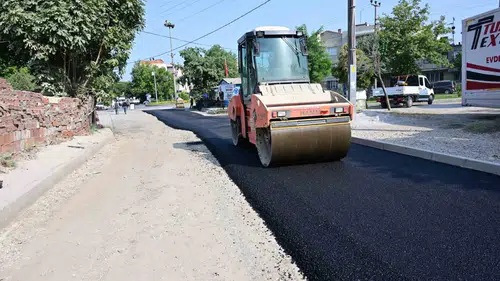 Turgutlu’nun yolları baştan aşağı yenileniyor: Hasat dönemi öncesi ulaşım seferberliği