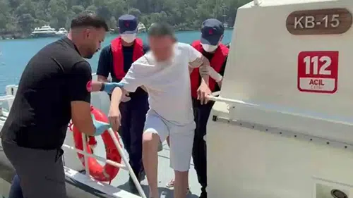 Mavi sularda acil durum: Sahil Güvenlik iki hasta için seferber oldu