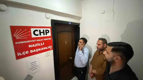 CHP Nazilli’de koltuk krizi: Yeni başkan kapıda kaldı