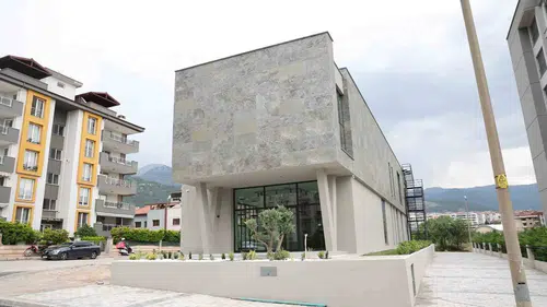 Servergazi'de kitapseverlerin yeni adresi: Faik Kaplan Kütüphanesi açılış için gün sayıyor