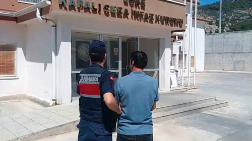 Söke’de jandarmadan şafak operasyonu: 8 yılı aşkın hapis cezası olan firari yakayı ele verdi