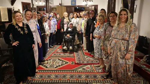 Kütahya’da nostalji rüzgarı: Şalvar ve örgüyle geleneklere selam durdular