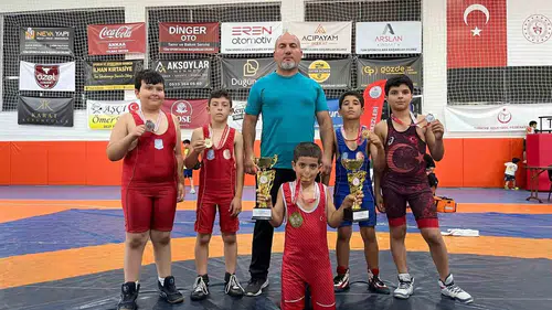 Minik güreşçilerden Denizli çıkarması: Manisa’ya madalya yağmuruyla döndüler
