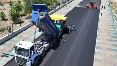 Köprübaşı’nda asfalt devrimi: İlçe merkezi çehre değiştiriyor