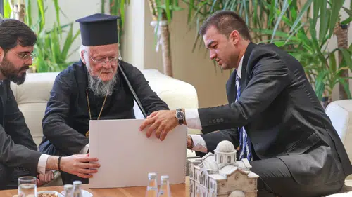 Bodrum’un Kültürel Mirası İçin Anlamlı Buluşma: Patrik Bartholomeos’tan Tarihi Kiliseye Ziyaret