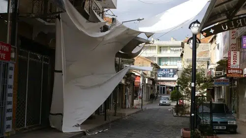 Aydın’da Termometreler 39’u Görecek: Öğleden Sonra Rüzgar Tehlikesi Kapıda