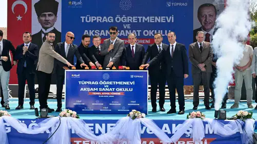 Uşak’ta eğitim camiasına dev yatırım: Modern öğretmenevi için ilk harç döküldü
