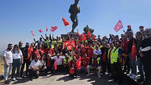 Tarihi Kocatepe’de 100’den Fazla Motosikletli Anlamlı Buluşma