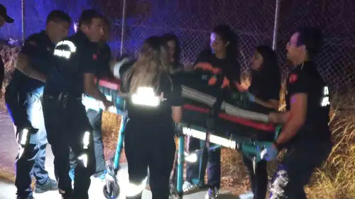 Efeler’de Ticari Araç Devrildi: Sıkışan Sürücüyü İtfaiye Kurtardı