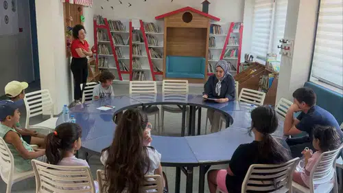 Minik okurlar kütüphanede hazine avına çıktı: Kayıp anahtarın peşinde macera dolu anlar