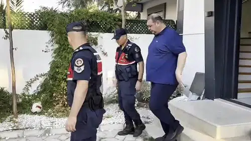 Menderes Belediye Başkanı İlkay Çiçek’ten şok ayrılık kararı: İhraç sürecine sert tepki