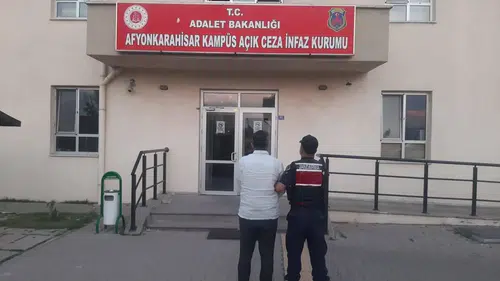 Afyonkarahisar'da Jandarma Operasyonu: 28 Firari Bir Haftada Yakalandı, 15'i Tutuklandı
