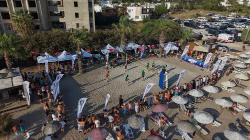 Akyarlar’da voleybol rüzgarı: Şampiyonluk kupası evinde kaldı