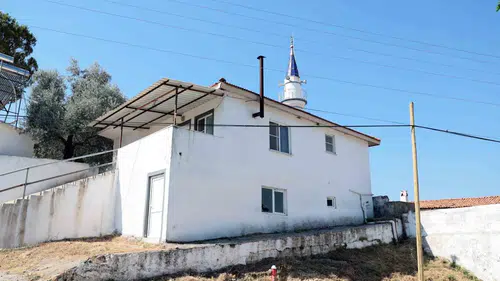 İmamın lojmanından çıkanlar şoke etti: 11 yıllık görev yerini çöp eve çevirmiş