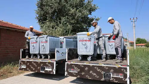 Çivril’de Temizlik Seferberliği: Kıralan Mahallesi’ne 285 Yeni Konteyner