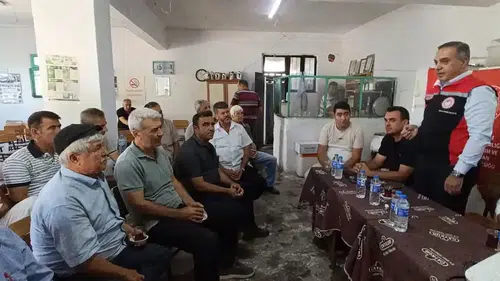 Aydınlı çiftçinin 85 haftalık yol arkadaşlığı: Tarlada çözüm masası kuruldu
