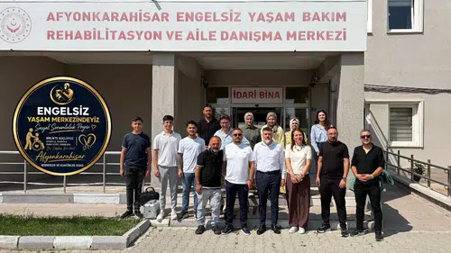Makaslar bu kez sevgi için çalıştı: Engelsiz Yaşam Merkezi'nde anlamlı gün
