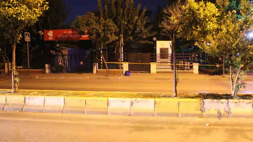 Gece Yarısı Otobüs Durağında Şüpheli Çanta Panik Yarattı