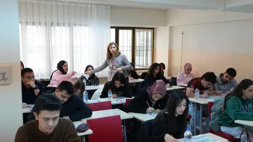Denizli'de Üniversite Hayali İçin Büyük Fırsat: Ücretsiz TYT-AYT Programına Kayıtlar Açıldı