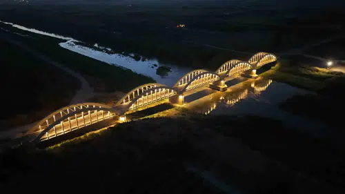 Menemen’in 90 yıllık gerdanlığı yeniden hayat buldu: Tarihi köprü trafiğe açıldı