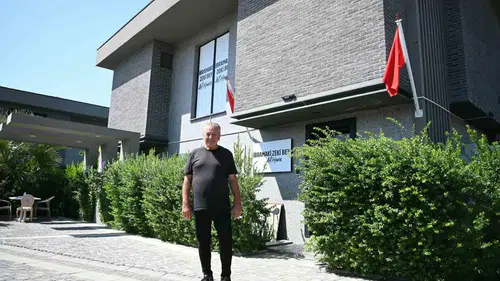 Kuşadası'nda Üç Kuşaktır Süren Sanat Mirası: Selim Killi'nin Galerisi Geleceğe Açılıyor