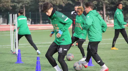 Denizli'nin gururu sessiz çığlık atıyor: Kadın futbolunun kalesi kapanmanın eşiğinde