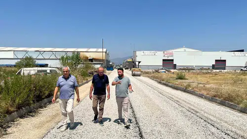 Turgutlu sanayisinde asfalt seferberliği: 16 sokak yenileniyor