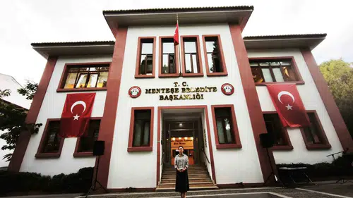 Menteşe’de şok gelişme: 100 yıllık belediye binası için vakıf kararı