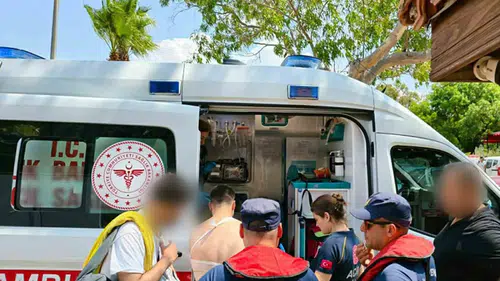 Ege'de deniz üzerinde acil durum: Sahil Güvenlik iki yaralıyı hastaneye yetiştirdi