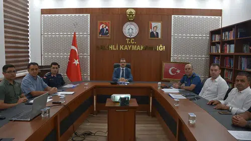 Salihli’de huzur operasyonu: Metruk binalar ve hurda araçlar için düğmeye basıldı