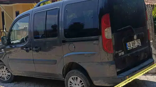 Gökova’da Oto Hırsızlığı: Çalınan Araç, Mahallenin Göbeğindeki Sitede Ortaya Çıktı