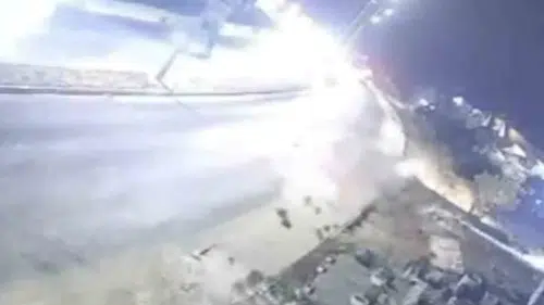 Bodrum'da korku dolu anlar: Hızını alamayan otomobil otoparka uçtu