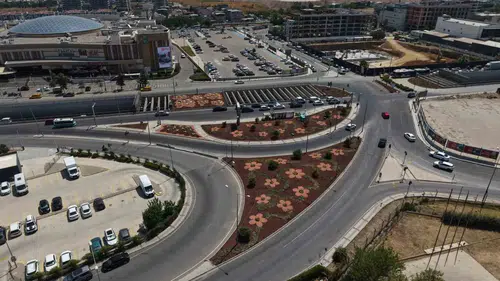 Gaziemir’in kalbi çiçek açtı: ESBAŞ Kavşağı’nda estetik dönüşüm