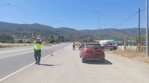 Aydın'da jandarmadan geniş çaplı operasyon: 38 firari kıskıvrak yakalandı